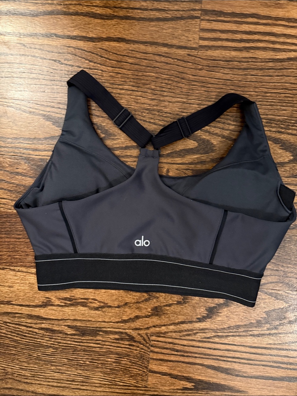 Alo Yoga Airlift Suit Up Stretch Sports Bra - Picture 3 of 3